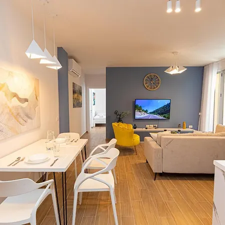 Apartament Luxury - *