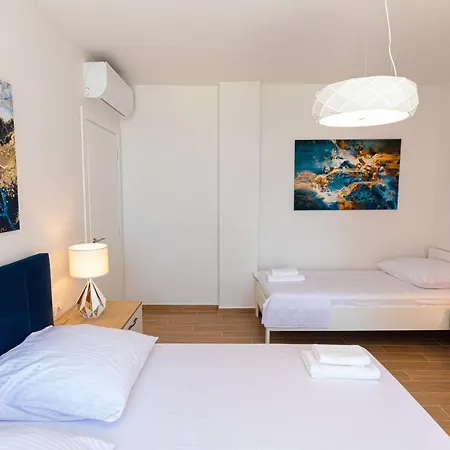 Luxury - Vlorë